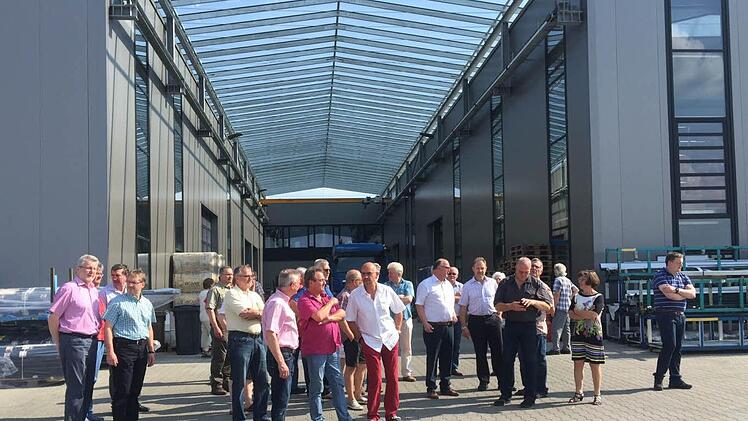 Der CSU-Ortsverband Oberthulba hat mit dem CSU-Ortsverband Oerlenbach die Firma Metalltechnik Zitzmann besucht.  Foto: Günther Straub