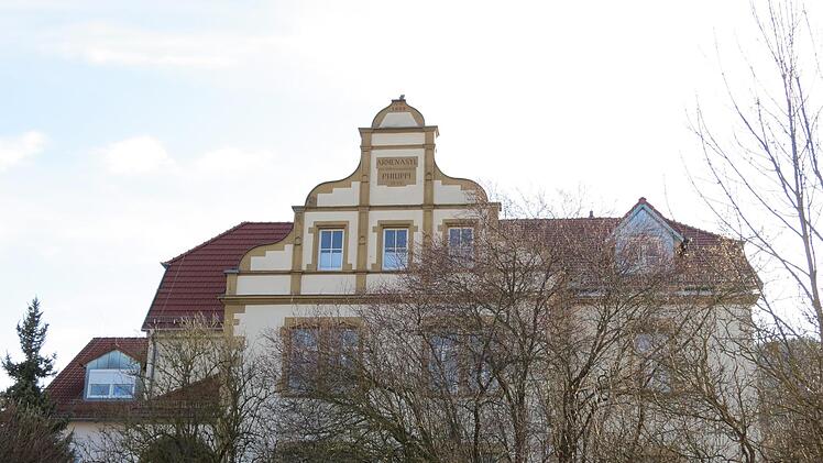 Noch liegt es da wie im Dornröschen-Schlaf. Das ändert sich vielleicht schon am Montag, 14.  März. In den letzten Tagen wurde das Seniorenheim für die Ankunft von Ukraine Flüchtlingen vorbereitet.