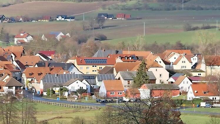 Der Hauptort Pfarrweisach (Vordergrund) ist eines von neun Dörfern im Pfarrweisacher Gemeindegebiet, Foto: Eckehard Kiesewetter