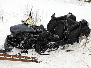 Ein Unfall ereignete sich am Samstag zwischen Steinwiesen und Mauthaus. Fotos: Michael Wunder