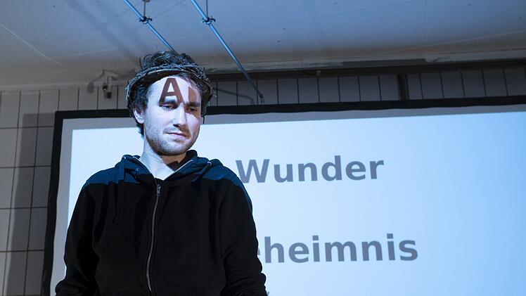 Szene aus "Der Großinquisitor" im Schlick 29 in CoburgFoto: Simon Geistlinger