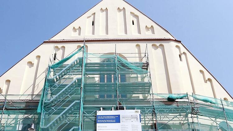 Die Fassade ist inzwischen vom Gerüst befreit. Fotos: Matthias Hoch