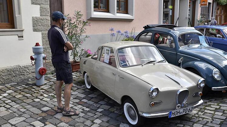 Etliche sehenswerte Oldtimer konnten in der Königsberger Marienstraße bestaunt werden.