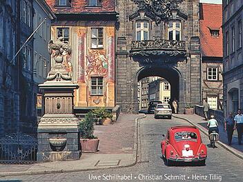 Mit dem Auto durchs Alte Rathaus: Was heute undenkbar ist, war zur Zeit Tilligs selbstverständlich.Hans Tillig