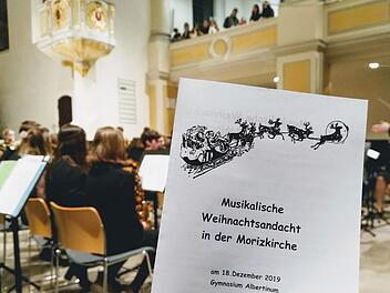 Ein stimmungsvolles weihnachtliches Konzert gestaltete das Gymnasium Albertinum in der Coburger Morizkirche.Foto: Jochen Berger