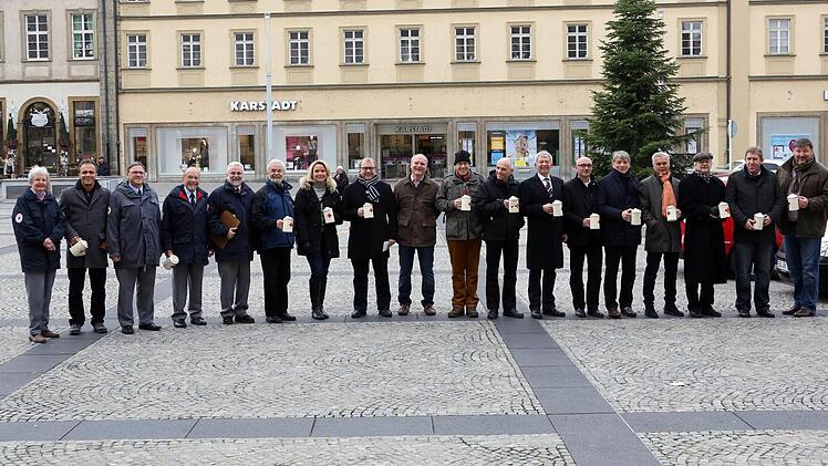 Insgesamt 16 bekannte Persönlichkeiten aus Bamberg waren an der Aktion beteiligt. Foto: Matthias Hoch