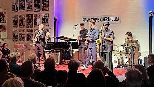 Will Jacobs und Band begeisterten auf der Piano-B&uuml;hne.