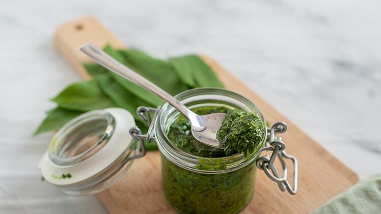 spinat-baerlauch-pesto.jpg