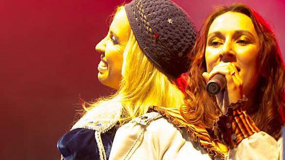 ABBA-Doubles halten die Leidenschaft am Leben.  Fotos: Albert Höchstädter