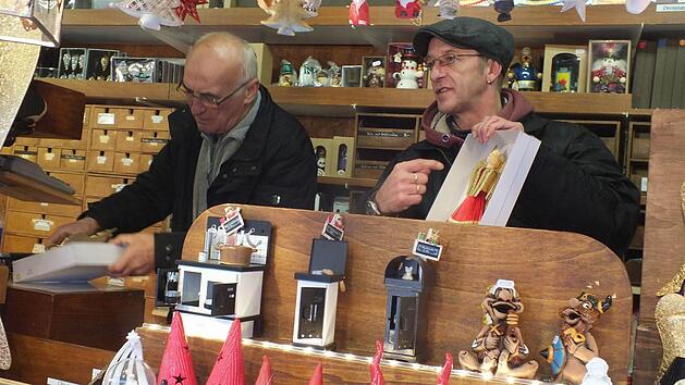 Ralf Rehder f&uuml;hlt sich am N&uuml;rnberger Christkindlesmarkt wohl. Er ist aber auch froh, wenn der Weihnachtstrubel wieder vorbei ist.  Foto: Manfred Welker