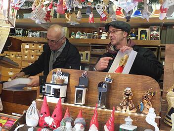 Ralf Rehder fühlt sich am Nürnberger Christkindlesmarkt wohl. Er ist aber auch froh, wenn der Weihnachtstrubel wieder vorbei ist.  Foto: Manfred Welker