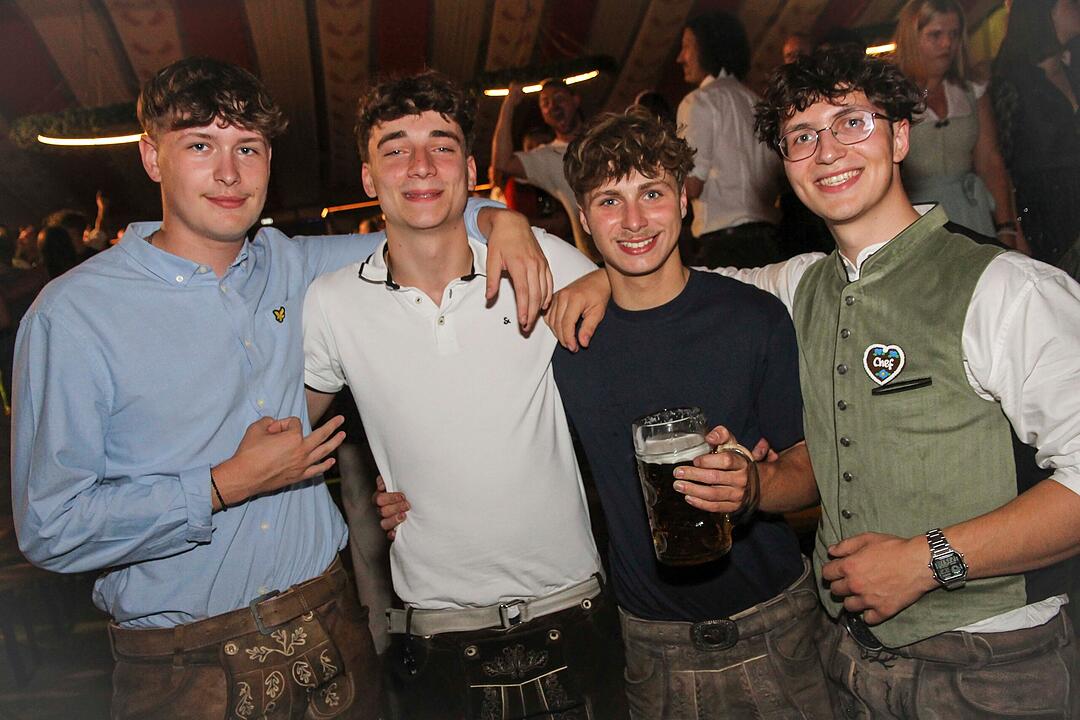 Am letzten Tag vom Bierfest wurde nochmal richtig gefeiert.