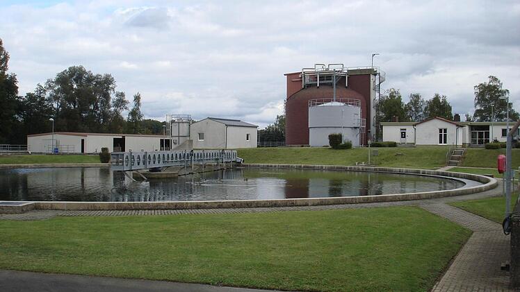 Größere Investitionen in der Kanalzuführung des Sammlers Oberlangenstadt und im Klärwerk Oberlangenstadt machen eine Nachtragshaushaltssatzung für das Haushaltsjahr 2014 erforderlich. Foto: K.- H. Hofmann