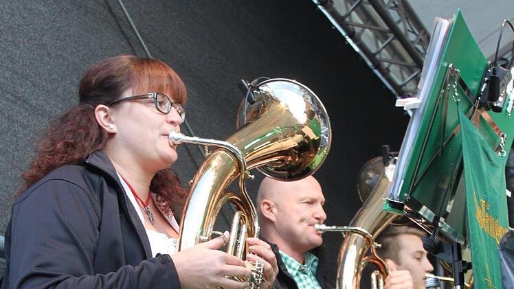 Zum Auftakt spielten die Islinger Musikanten.Popp