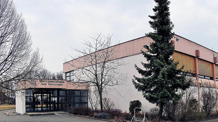 Die Rannunger Mehrzweckhalle wird nicht abgerissen, sondern für 3,1 Millionen Euro saniert. Das entschied der Gemeinderat mit nur einer Gegenstimme. Foto: Dieter Britz