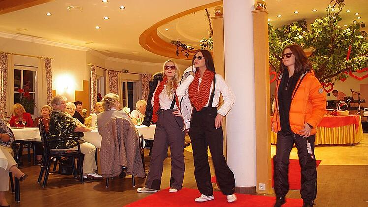 Die Stage-Modells von Christine Eckert präsentierten die neuesten Trends der aktuellen Herbst-/Winterkollektion. Fotos: Heike Schülein