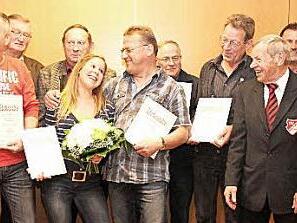 Die Geehrten des TSV Neuhaus Foto: privat