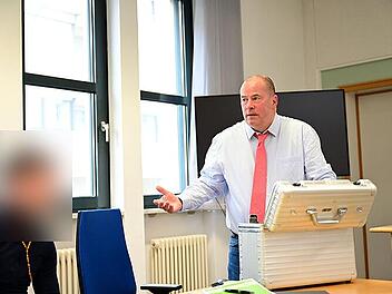 Pr&uuml;gelei am ZOB Bamberg: Angeklagter greift Obdachlosen an