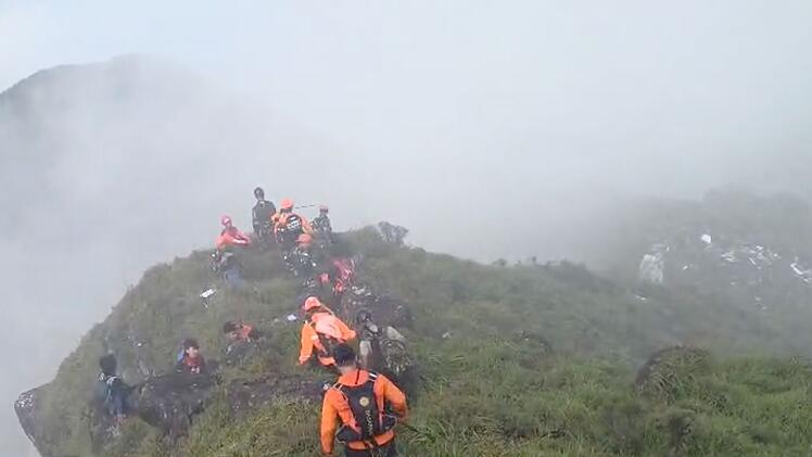 Flugzeugcrash in Indonesien