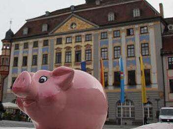 Wo soll die Stadt sparen? Die sieben OB-Kandidaten hatten durchaus Vorschläge - aber um das Defizit auszugleichen, werden diese Ideen nicht reichen.