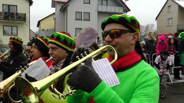 Natürlich nahm auch das Blasorchester Sand wieder am Faschingszug teil.