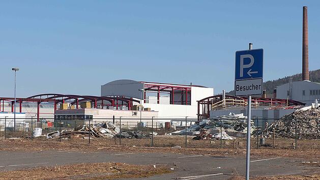 In den 1980er Jahren begann bei der Firma Siecor in Neustadt die Glasfaser-Produktion. Das Werk war ein Gemeinschaftsunternehmen von Siemens und Corning Glass Works. Nachdem das Werk rund 20 Jahre kaum genutzt worden war, wird es jetzt abgebrochen.Foto_ Christoph Winter