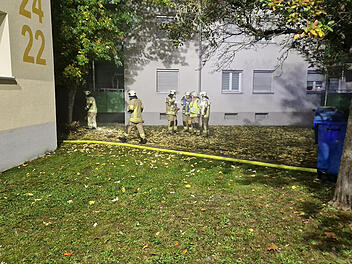 Bamberg: Kellerbrand erschwert Bewohnern die Flucht - Feuerwehreinsatz in Gereuth