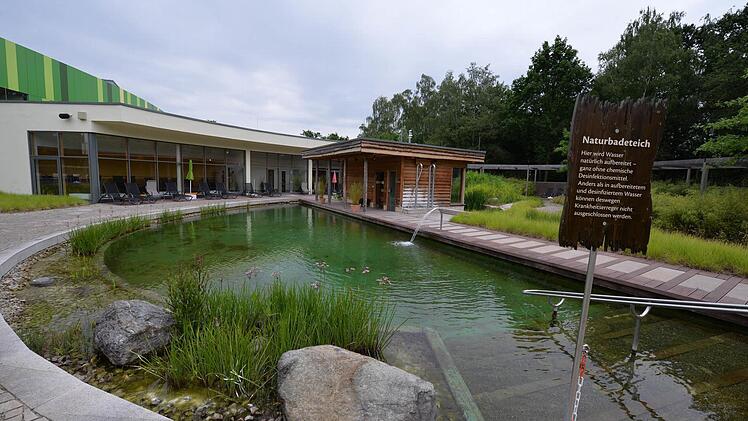 In weiteren Ausbauschritten soll auch ein zweiter Badeteich entstehen. Hier das bestehende Naturbad im Außenbereich. Foto: Ronald Rinklef