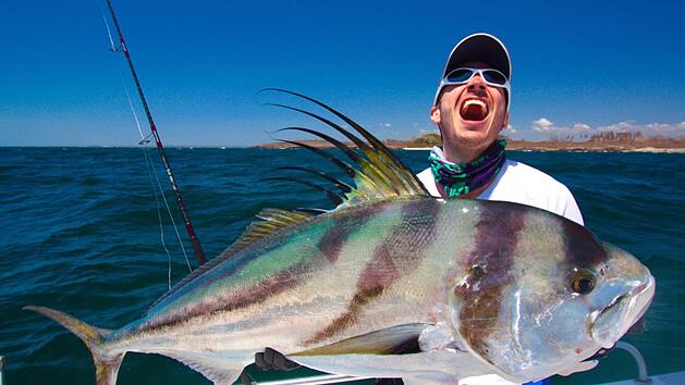 Wie aus seinem Traum: Andr&egrave; Schmitt h&auml;lt ein regelrechtes "Ungeheuer" in die Kamera. Foto: p