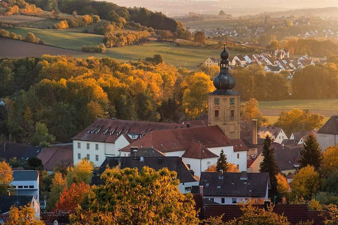 Malerisch: die Orte in der Fränkischen Schweiz. Foto: ChristianeHoeltschl/infrankenpix