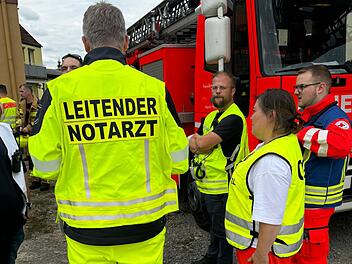 Waldbrunn: Großalarm wegen Explosion - Rettungsdienst und Feuerwehr rückten an