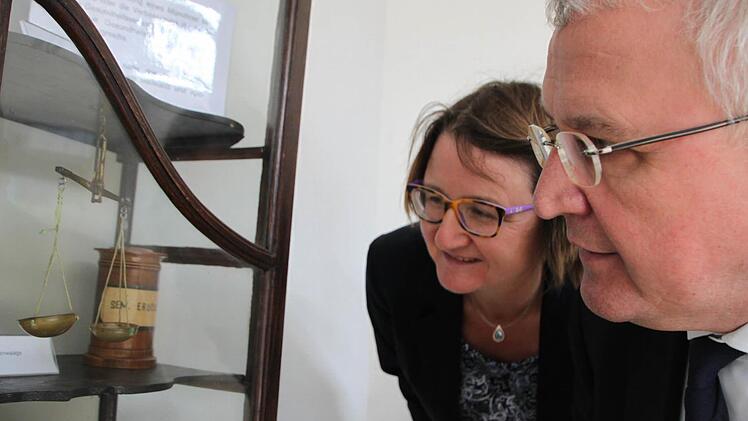 Es geht um das Gleichgewicht: Prof. Klaus Reder und Dr. Birgit Speckle wollen die Unterfränkischen Kulturtage bewusst regional halten, um die Arbeit der Heimatpfleger vor Ort zu stärken. Foto: Ulrike Müller