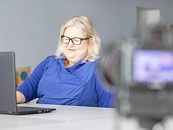 Gudrun Greger bei der Videokonferenz mit der Ministerin  Foto: Ren&eacute; Ruprecht