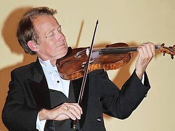 Wenn Michael Grube seine Amati-Geige ansetzt, verschmilzt er mit dem Instrument. Foto: Sonja Adam