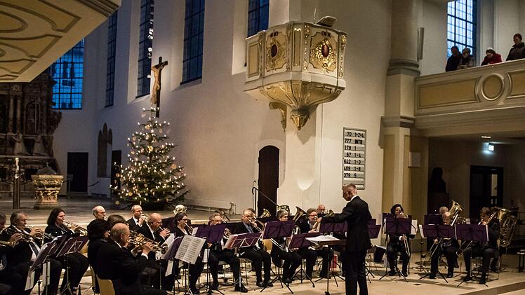 Zahlreiche Besucher lockte der Posaunenchor St. Moriz unter Leitung von Peter Stenglein mit seinem Konzert in die Morizkirche.Foto: Jochen Berger