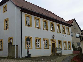 War früher mal Zentrum der Lokalpolitik: das Rathaus von Ebenhausen. Seit 1972 gibt es für Rottershausen, Eltingshausen, Ebenhausen und Oerlenbach nur eine Verwaltung, nur einen Gemeinderat und einen gemeinsamen Bürgermeister.