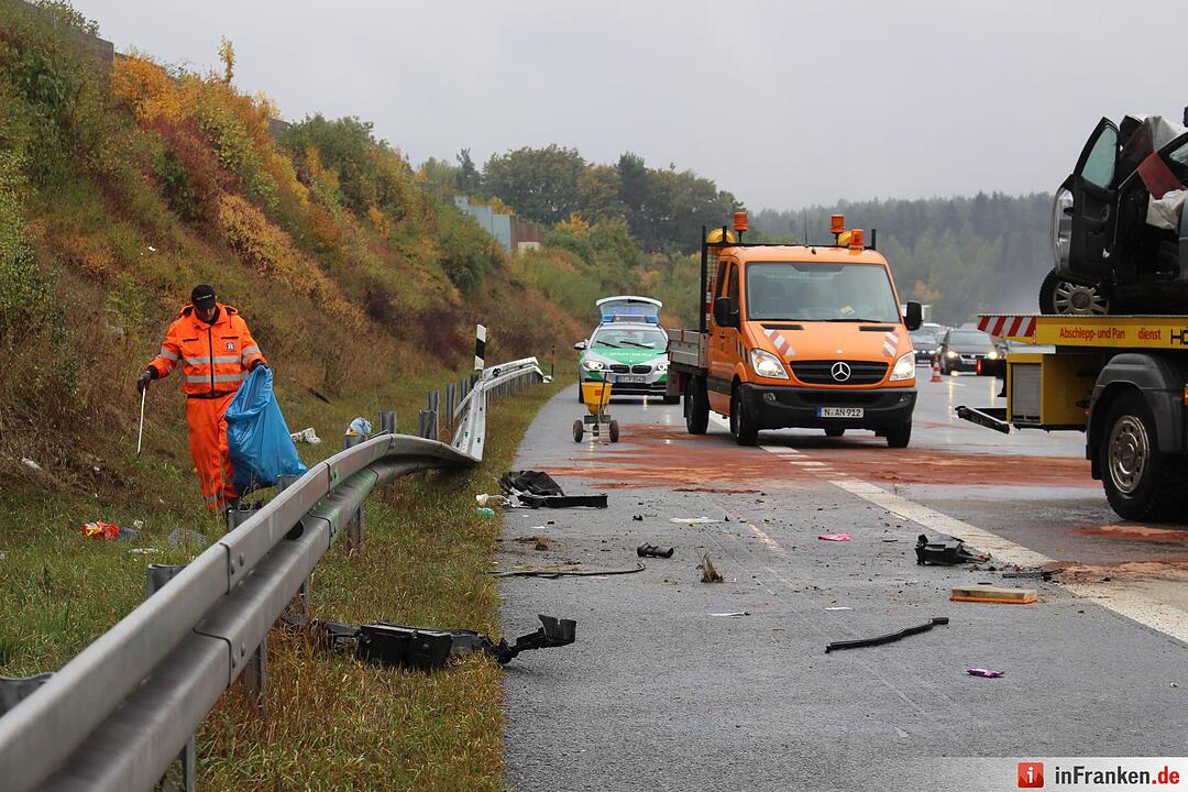 A9 bei Pegnitz - Auto komplett beschädigt