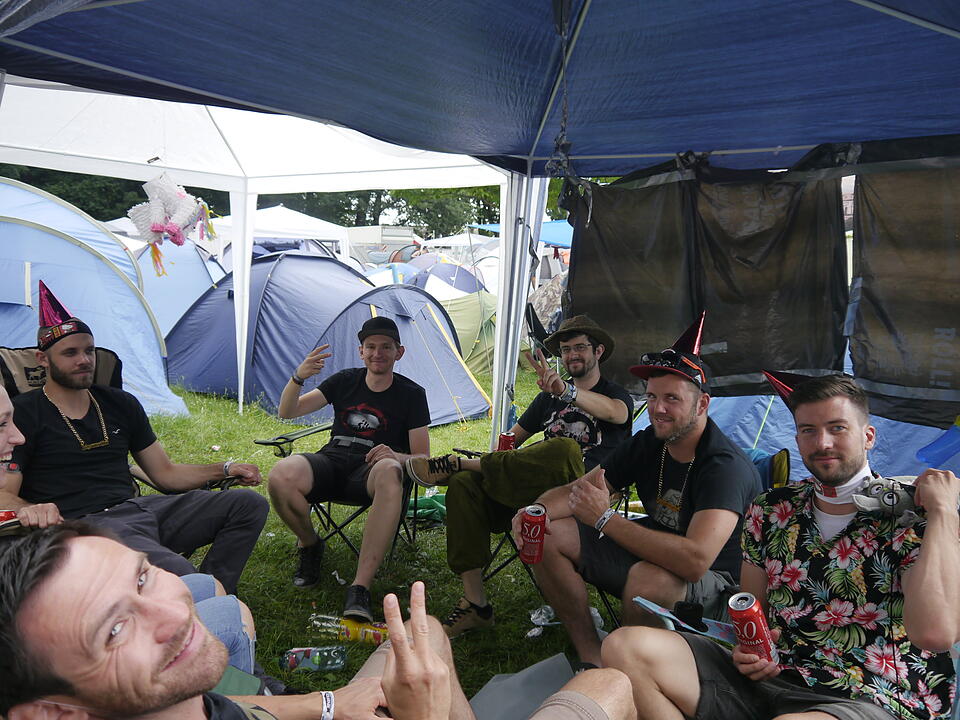 Zeltplatz bei Rock im Park am Freitag