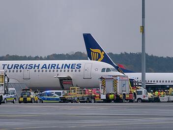 Am Nürnberger Flughafen musste am Mittwoch ein Passagierflugzeug der Fluggesellschaft Turkish Airlines notlanden. Foto: NEWS5 / DESK