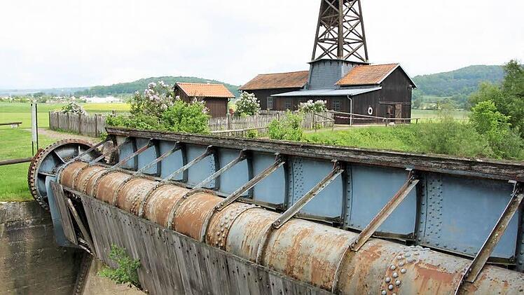 Das Walzenwerk am alten Luitpoldsprudel ist in die Jahre gekommen.  Fotos: Edgar Bartl