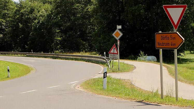 Der Radweg an der Abzweigung von der Staatsstraße auf die Kreisstraße in Richtung Neubrunn.Foto: Günther Geiling