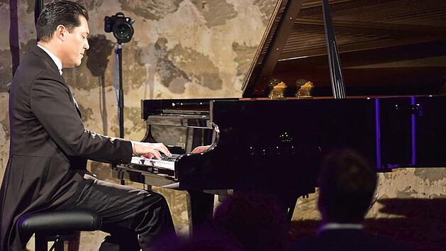 Ingo Dannhorn ist mit einem Stipendium der Initiative "Neustart Kultur" ausgezeichnet worden. Das Bild zeigt den Pianisten bei einem Auftritt im Rahmen des Wilhelm-Kempff-Festivals in Thurnau.