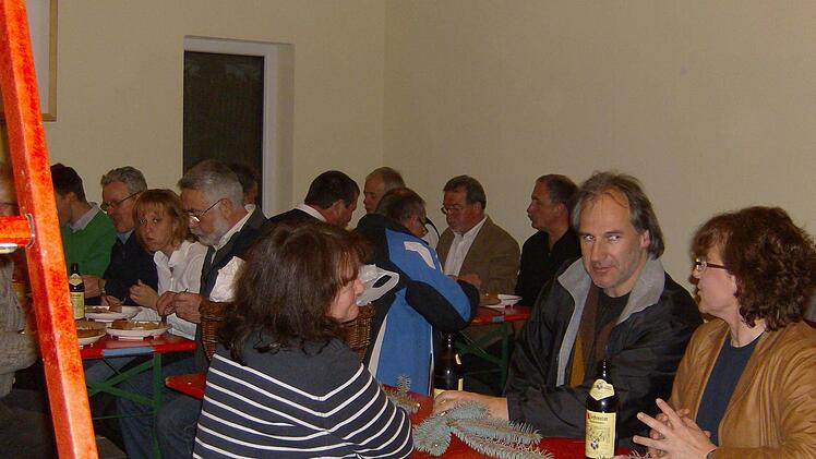 Die Dorfhauser beim Public-Viewing im Gemeinschaftssaal