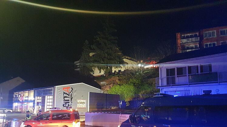 Bad Brückenau: Gefährlicher Hangrutsch löst Alarm aus - Mehrere Anwohner evakuiert