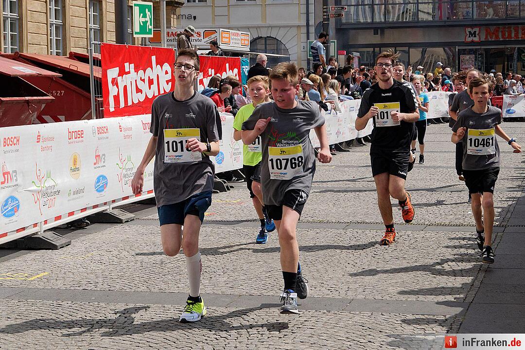 Weltkulturerbelauf 2017 in Bamberg: Der Zieleinlauf am Maxplatz