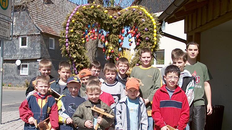 Diese Aufnahme entstand in Wolfsdorf im Jahr 2003. Alle Jungen auf diesem Bild sind mittlerweile 20 Jahre alt oder älter.