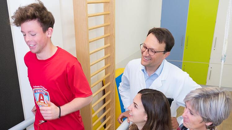 Yunus beim Training auf dem Laufband - "heute wieder mehr als fit". Foto: Michael Rabenstein/Uni-Klinikum Erlangen