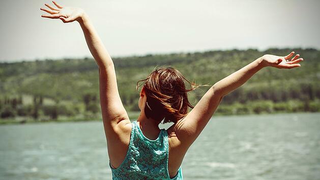 "Lucky Girl Syndrome" verspricht mehr Glück - warum das problematisch sein kann