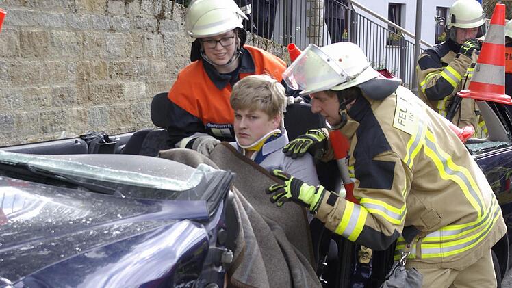 Sammelübung der Feuerwehr in Pfaffenhausen. Foto: Winfried Ehling