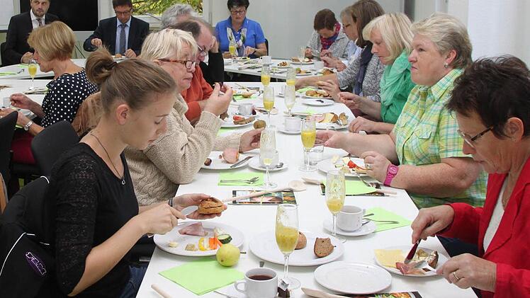 Ein gesundes Frühstück wurde den Teilnehmern der gestrigen BR-Aktion im Kompetenzzentrum für Ernährung serviert. Foto: Alexander Hartmann
